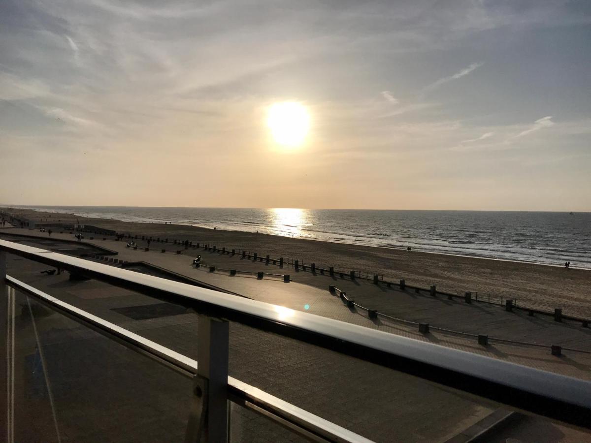 Panoramic Seaview Apartment With Free Private Garage Oostende Bagian luar foto